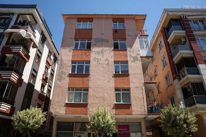 İstanbulda korku apartmanı... Binada oturanlar çaresizlik içinde