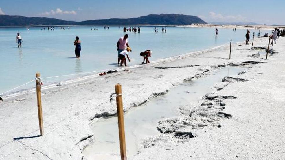 Salda Gölüne ziyaretçi yoğunluğu