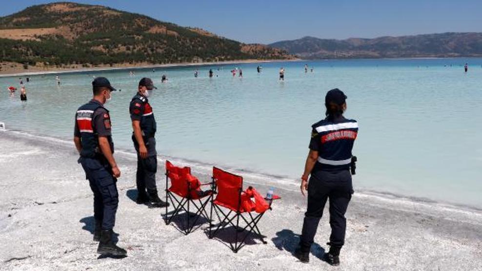 Salda Gölüne ziyaretçi yoğunluğu