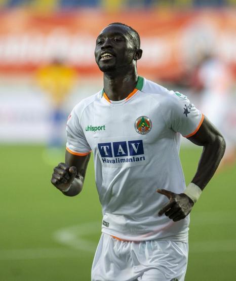 Son dakika... Fenerbahçe ve Beşiktaşın Papiss Cisse rekabeti