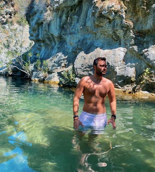 Deren Talu ile Baran Tınaz aşk tatilinde