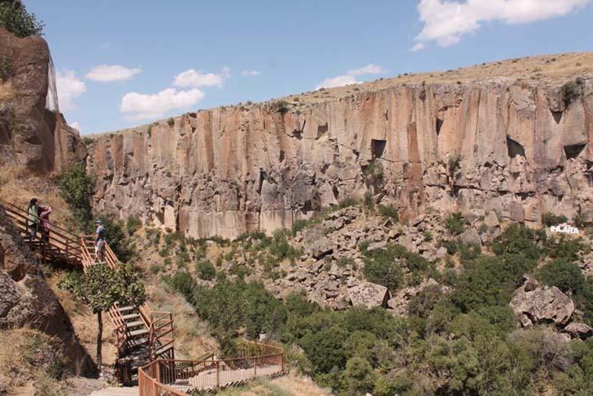 Kapadokyanın gözdesi Ihlara Vadisi’nde turist yoğunluğu