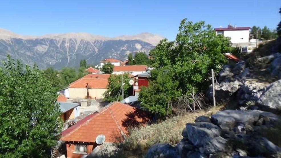 Yaz aylarında nüfusu 10 katına çıkıyor, gelen dönmek istemiyor