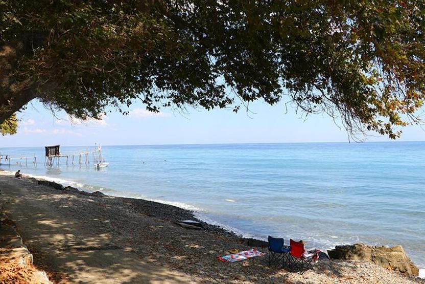 Doğal güzellikleri, kamp alanları ve temiz deniziyle sakinlik arayanların tercihi