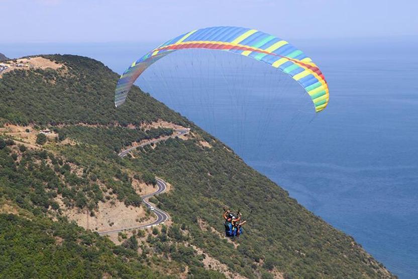 Doğal güzellikleri, kamp alanları ve temiz deniziyle sakinlik arayanların tercihi
