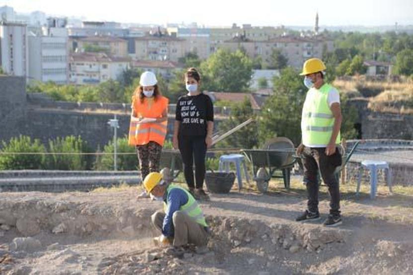 Diyarbakırdaki 8 bin yıllık Amida Höyükte kazı çalışmalarına başlandı