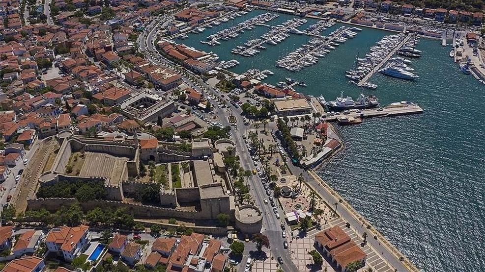 Türkiyenin asırlara meydan okuyan denize nazır kaleleri