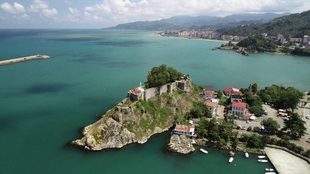Türkiyenin asırlara meydan okuyan denize nazır kaleleri