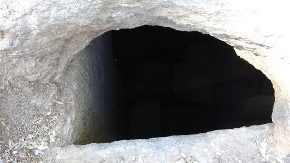 Son dakika... Aydında ilk kez yazıtlı oda mezar bulundu