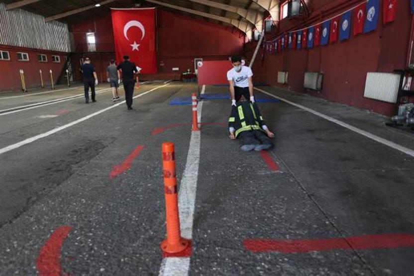 Son dakika... İtfaiye eri olmak için ter döktüler