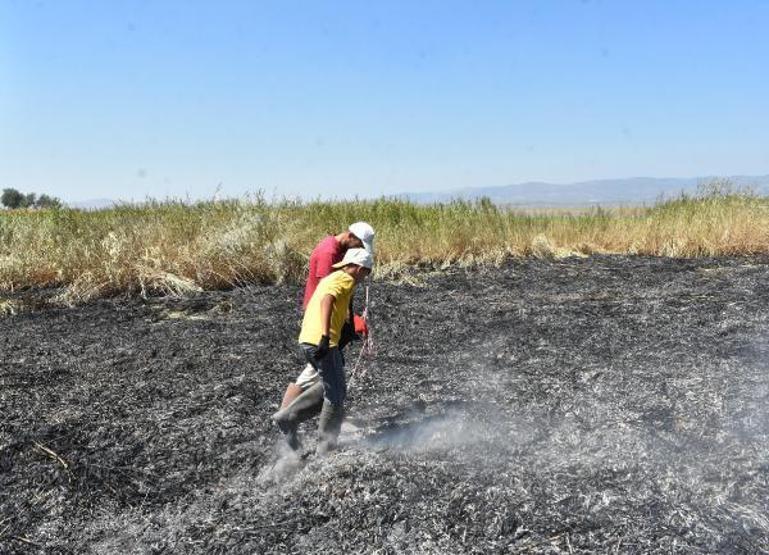 Son dakika... Meteor yangını olduğu iddia edilen alanda mıknatıslarla gök taşı aradılar