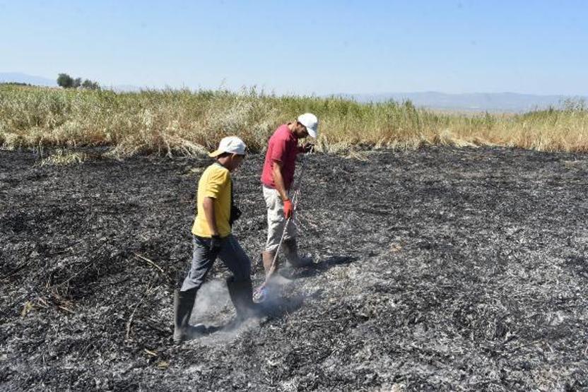 Son dakika... Meteor yangını olduğu iddia edilen alanda mıknatıslarla gök taşı aradılar