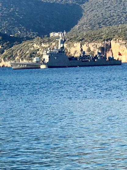 Son dakika... Türk fırkateyni Kaşta, Yunan fırkateyni Meis önünde bekliyor