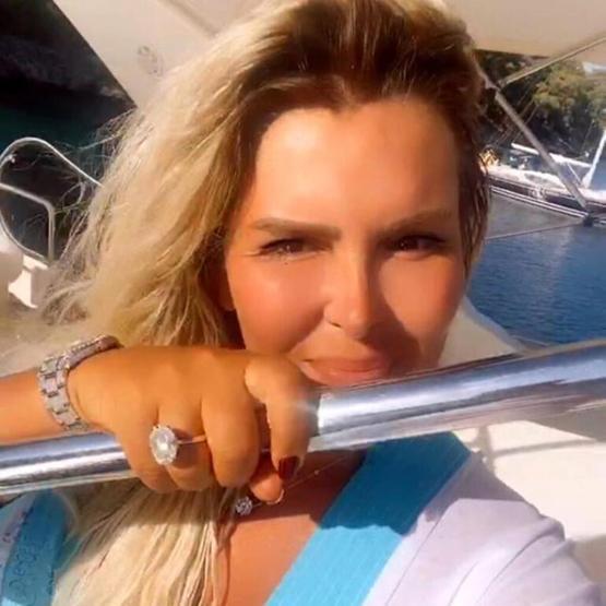 Selin Ciğerci, 4.1 milyon TLlik takılarıyla dikkat çekti