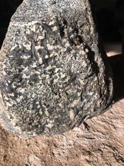 Tarlayı sürerken buldu Gök taşı olabilir