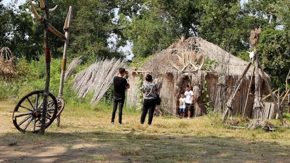 Denizle ormanın kucaklaştığı Karacabey Longozunda izole tatil keyfi