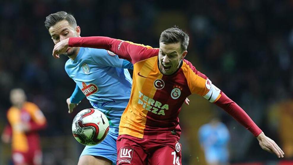 Son dakika... Galatasarayda sürpriz ayrılık