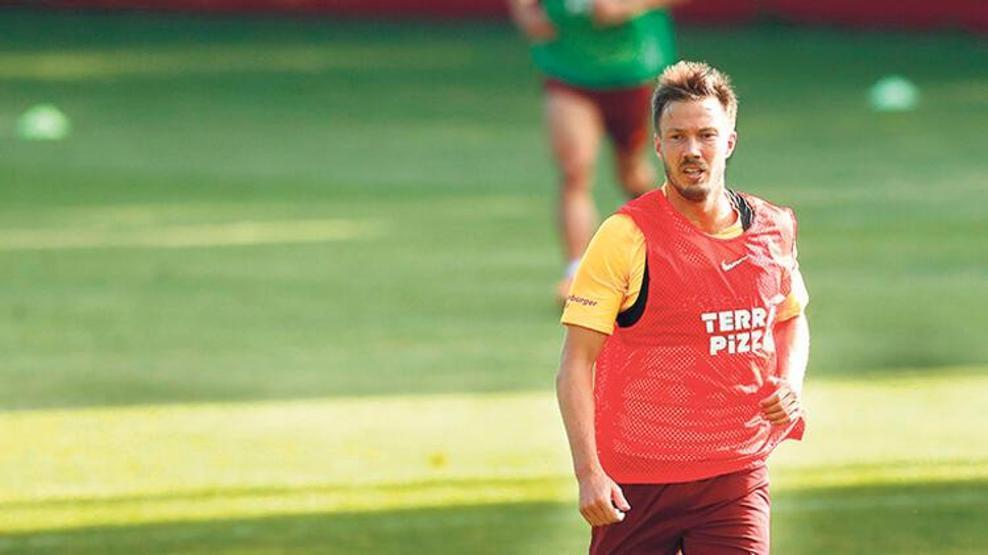 Son dakika... Galatasarayda sürpriz ayrılık