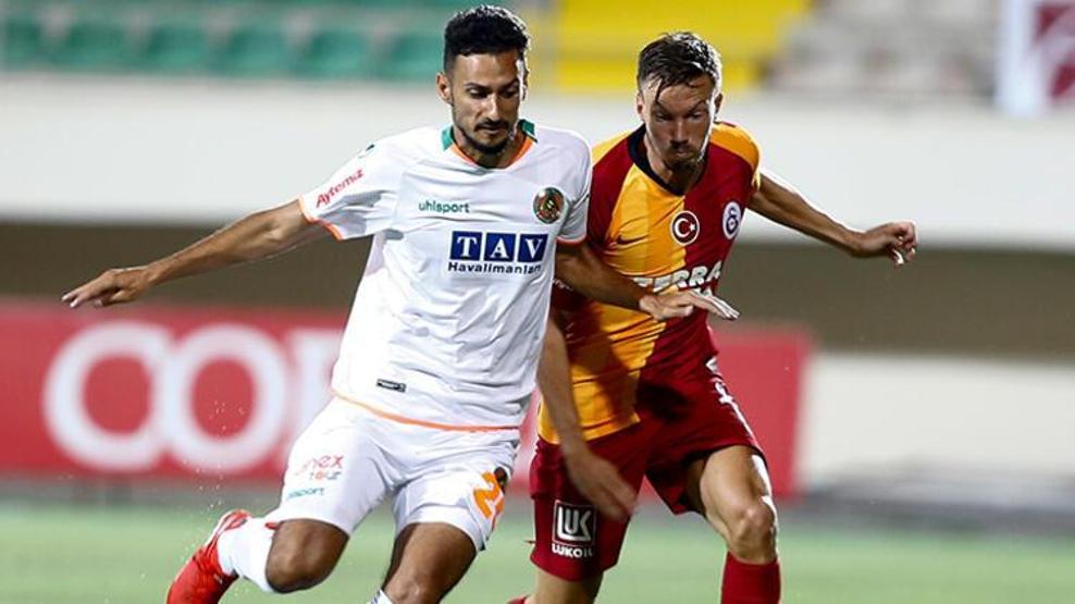 Son dakika... Galatasarayda sürpriz ayrılık