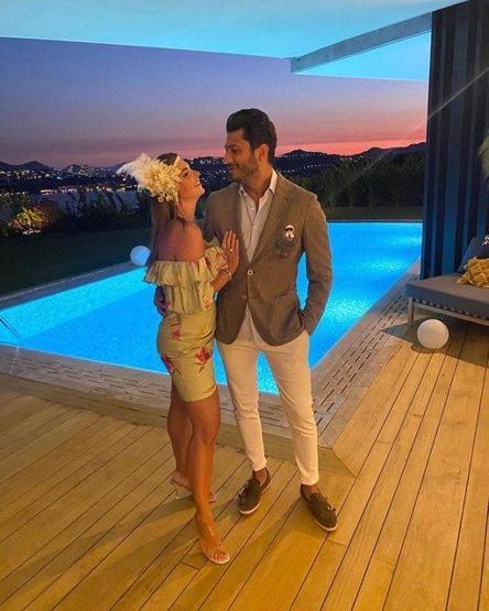 Pelin Karahandan eşi Bedri Güntaya romantik kutlama