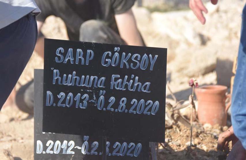 Gözyaşları sel oldu Küçük Sarp, toprağa verildi