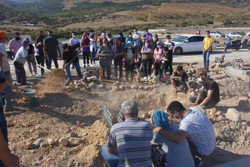 Gözyaşları sel oldu Küçük Sarp, toprağa verildi