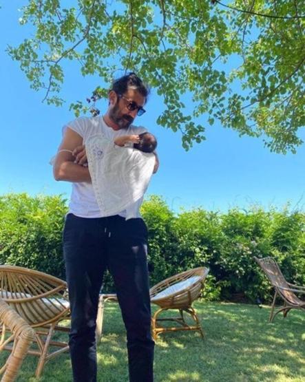 Necip Memili kızıyla poz verdi: Biz kaçar