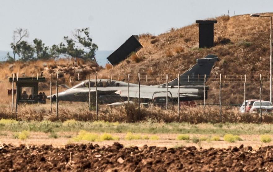 Doğu Akdenizdeki gerilim tırmanırken Yunanistan Fransadan savaş uçağı almak için görüşüyor