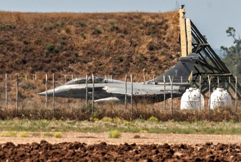 Doğu Akdenizdeki gerilim tırmanırken Yunanistan Fransadan savaş uçağı almak için görüşüyor