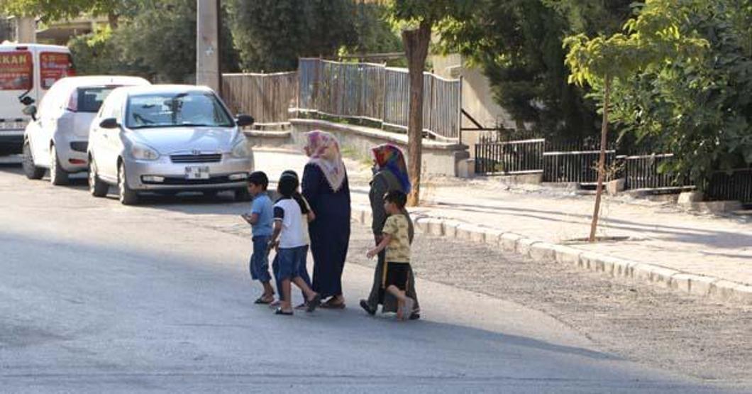 Şanlıurfada korku dolu anlar Binalar boşaltıldı, yollar kapatıldı