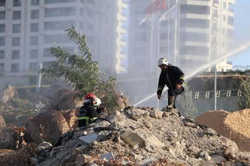 Şanlıurfada korku dolu anlar Binalar boşaltıldı, yollar kapatıldı