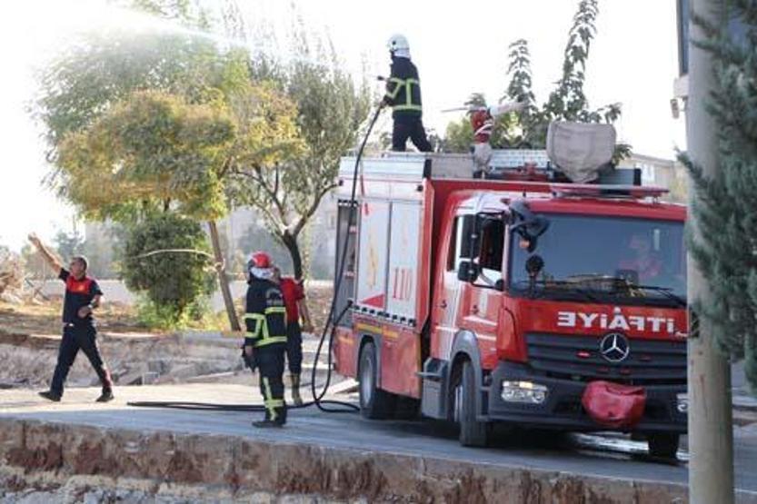 Şanlıurfada korku dolu anlar Binalar boşaltıldı, yollar kapatıldı