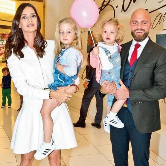 İzzet ve Yasemin Özilhan çiftinden üçüncü çocuk müjdesi