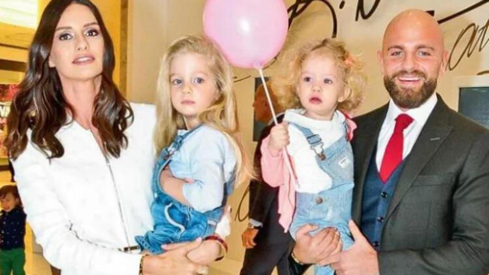 İzzet ve Yasemin Özilhan çiftinden üçüncü çocuk müjdesi