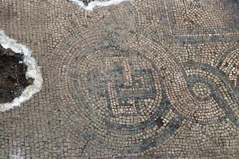 Son dakika.. 1600 yıllık Gola mozaiklerini tahrip ettiler