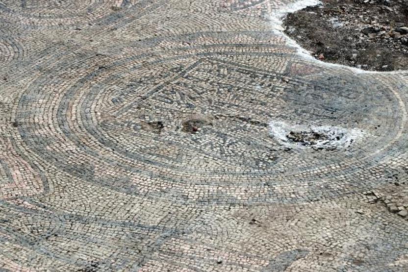 Son dakika.. 1600 yıllık Gola mozaiklerini tahrip ettiler