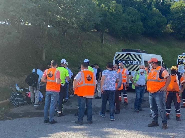 Son dakika... Pendikte Kurtköy Gişelerine otobüs çarptı