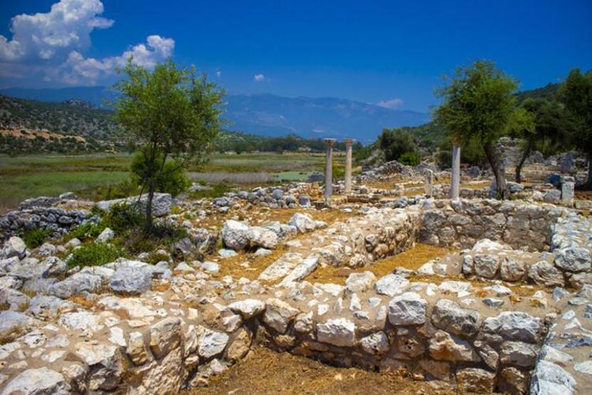 Sahilinde denize girebileceğiniz antik kentler... Tarihin içinden mavi sulara