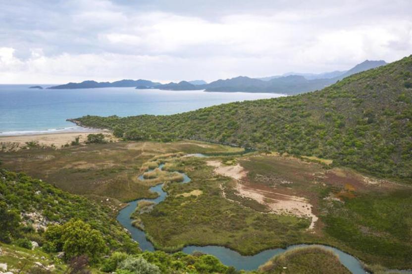 Sahilinde denize girebileceğiniz antik kentler... Tarihin içinden mavi sulara