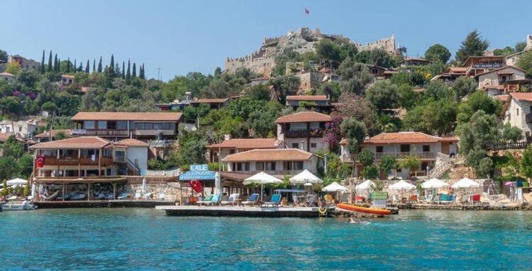 Sahilinde denize girebileceğiniz antik kentler... Tarihin içinden mavi sulara