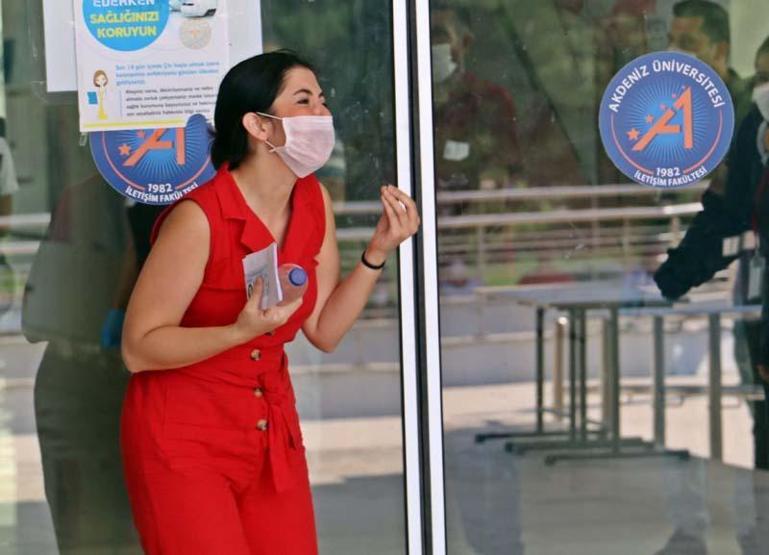 Son dakika... Sınava geç kalan genç kızın KPSS gözyaşları