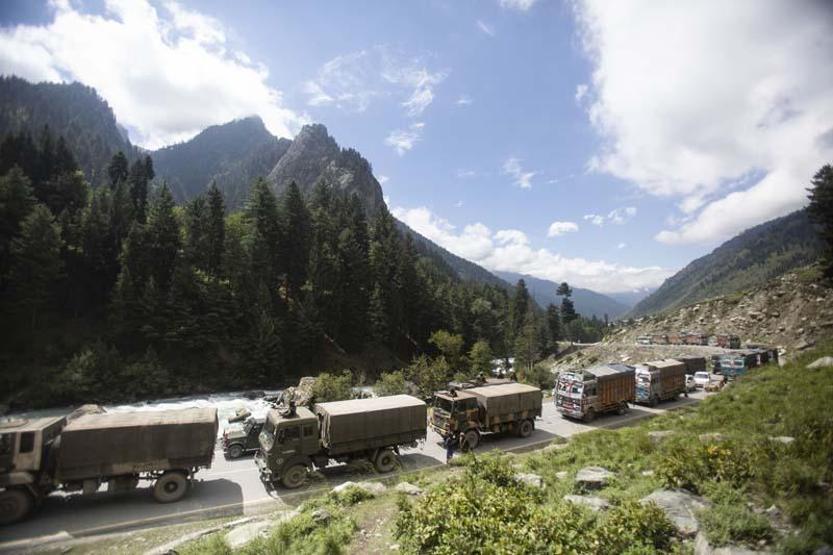 Son dakika... Hindistan-Çin gerilimini sınırı geçen 13 sığır düşürdü