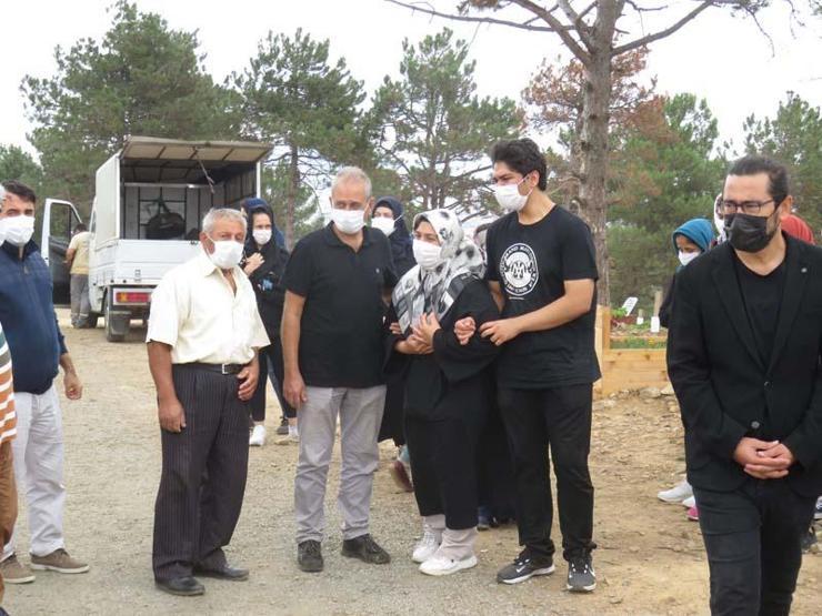 Koronavirüse yenik düşen tıp öğrencisi Merve Mercan toprağa verildi