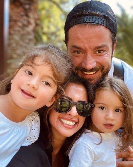 Buse Terimden aile pozu