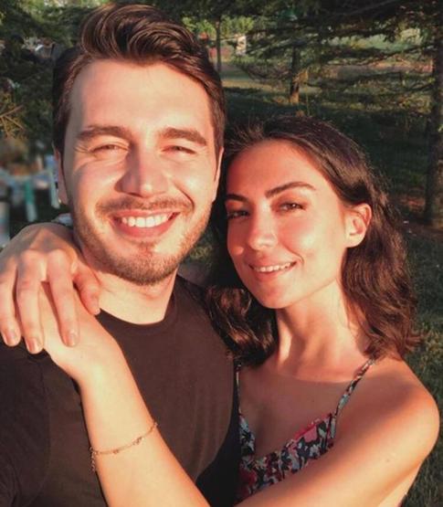 İsmail Ege Şaşmazdan sevgilisi Hande Ünala evlilik teklifi