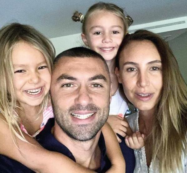 Burak Yılmaz evini Hakan Çalhanoğluna sattı