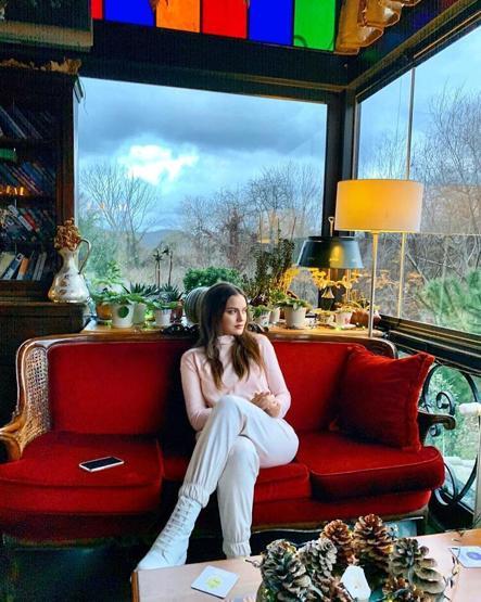 Fahriye Evcen fit hali ile kendine hayran bıraktı