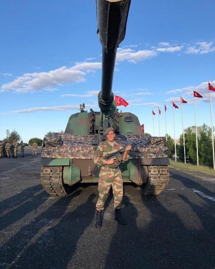 Survivor Berkan vatani görevini tamamladı