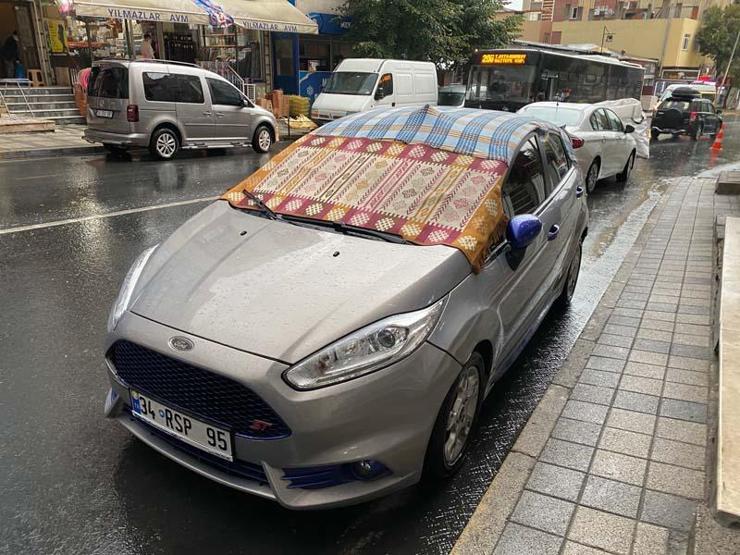 Son dakika... İstanbulda vatandaşların dolu önlemi