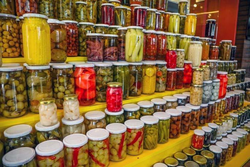 Ahtapot turşusu yaptı, müşterileri hayran kaldı